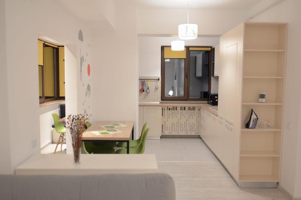 Urban Apartments And Studios - City Center Yaş Dış mekan fotoğraf